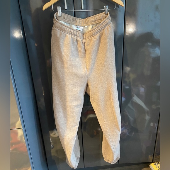 Aritzia TNA Cozy fleece mega sweatpants - Picture 3 of 6